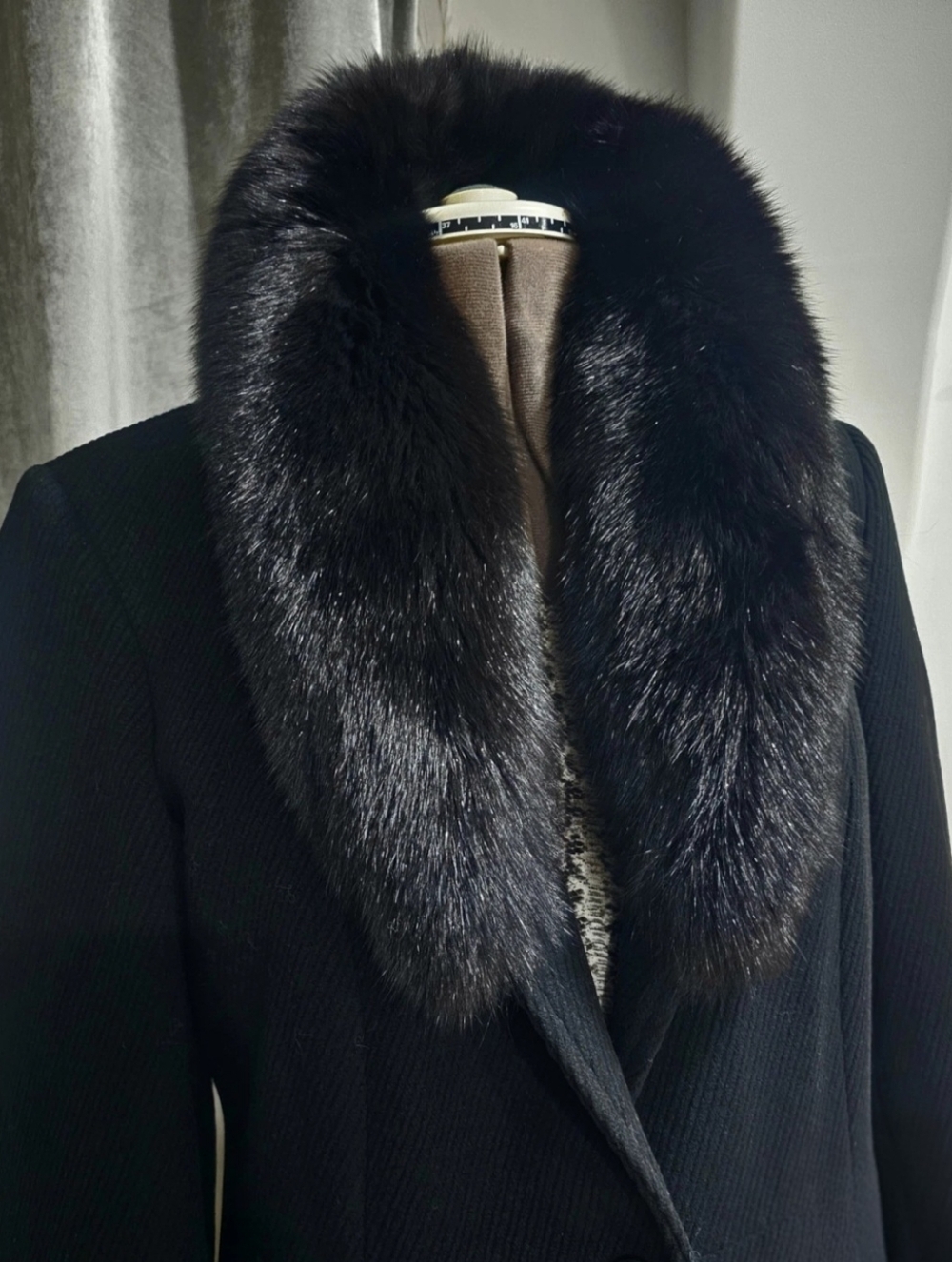 Marvin Richards Women's Geourgeous Wool Coat. Size 14.